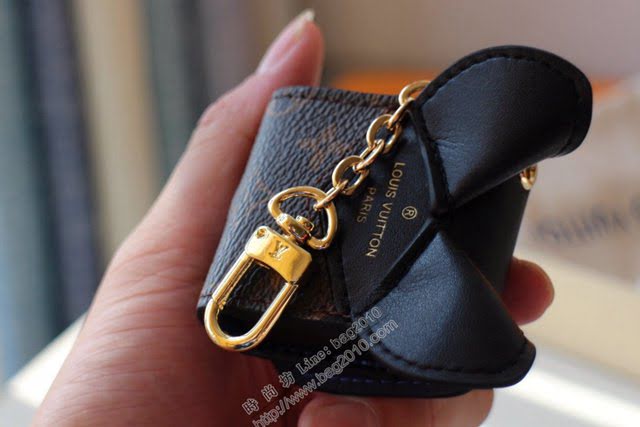 lv飾品 2020最新款 AirPods 藍牙耳機套 lv貓咪掛飾  lvqb1051